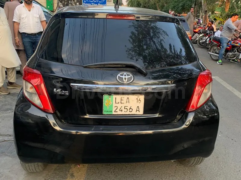 Toyota Vitz 2016