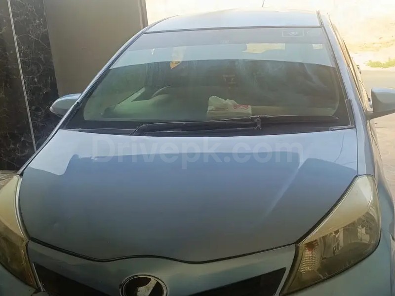 Toyota Vitz 2012