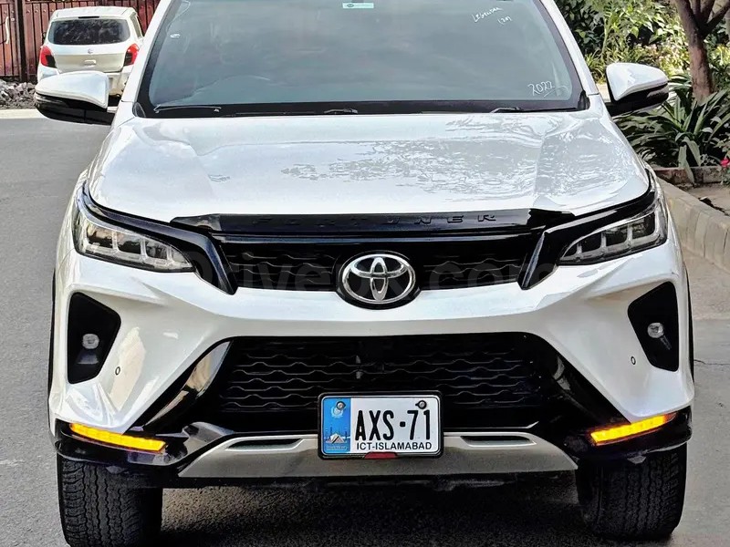 Toyota Fortuner Legender 2022