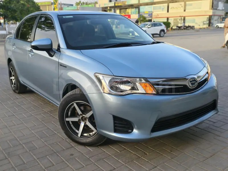 Toyota Corolla Axio 2014