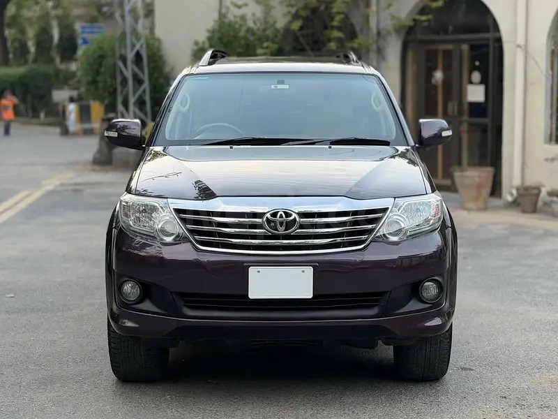 Toyota Fortuner V 2013