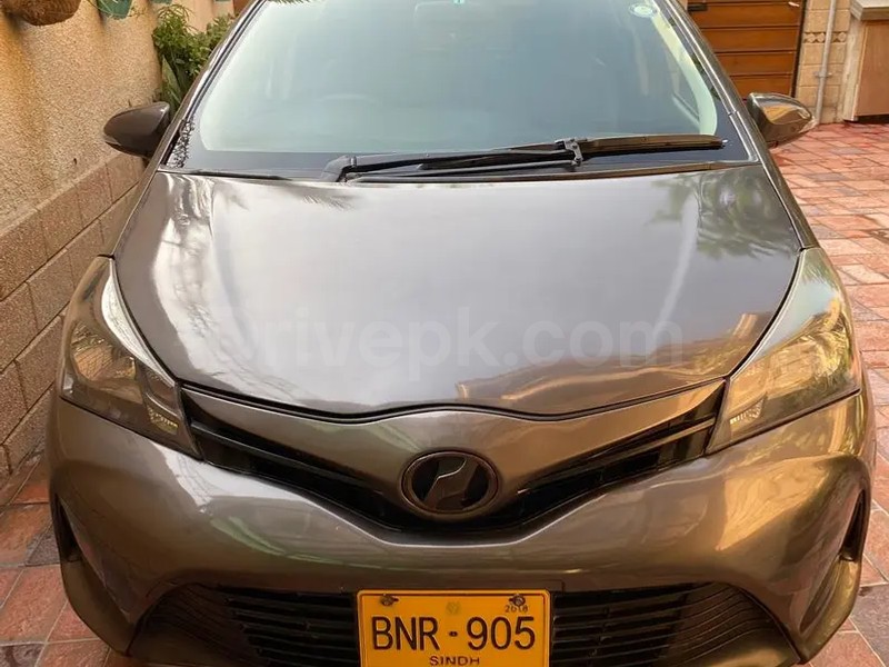 Toyota Vitz 2015