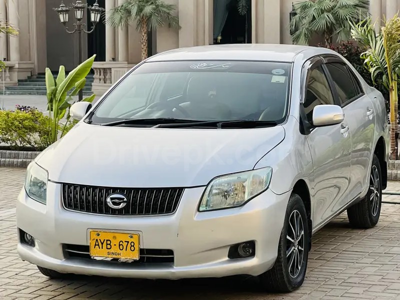 Toyota Corolla Axio 2012