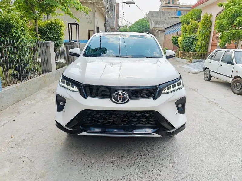 Toyota Fortuner Legender 2022