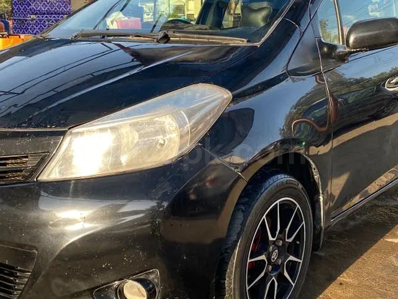 Toyota Vitz 2013