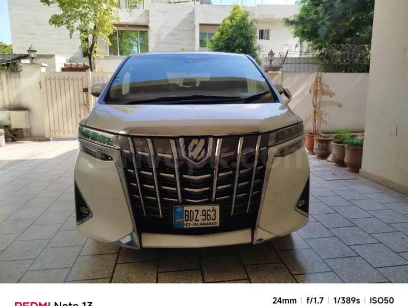 Toyota Alphard Hybrid 2019