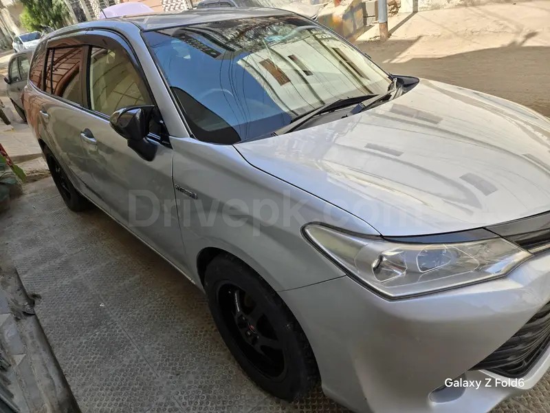 Toyota Corolla Fielder 2015