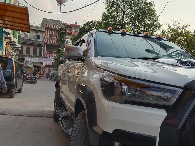 Toyota Hilux 2011