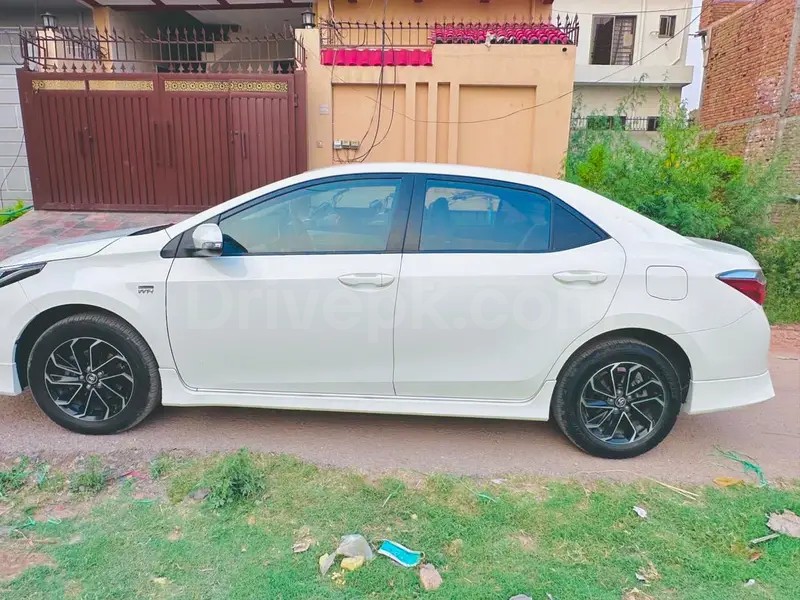 Toyota Corolla Altis 2023
