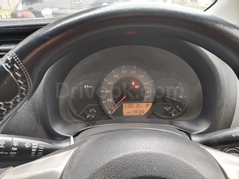 Toyota Vitz 2014
