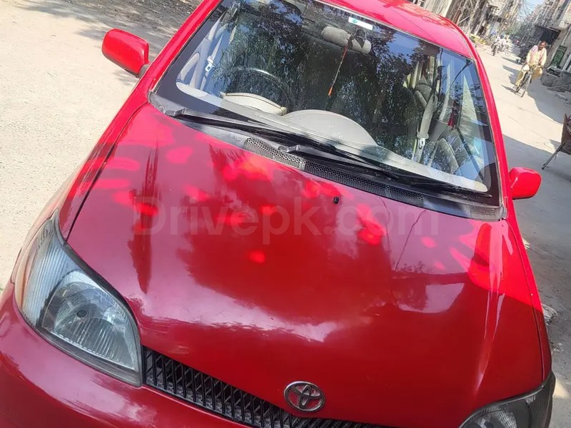 Toyota Platz 2000
