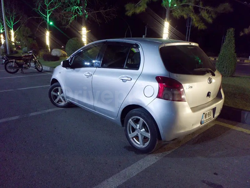 Toyota Vitz 2005