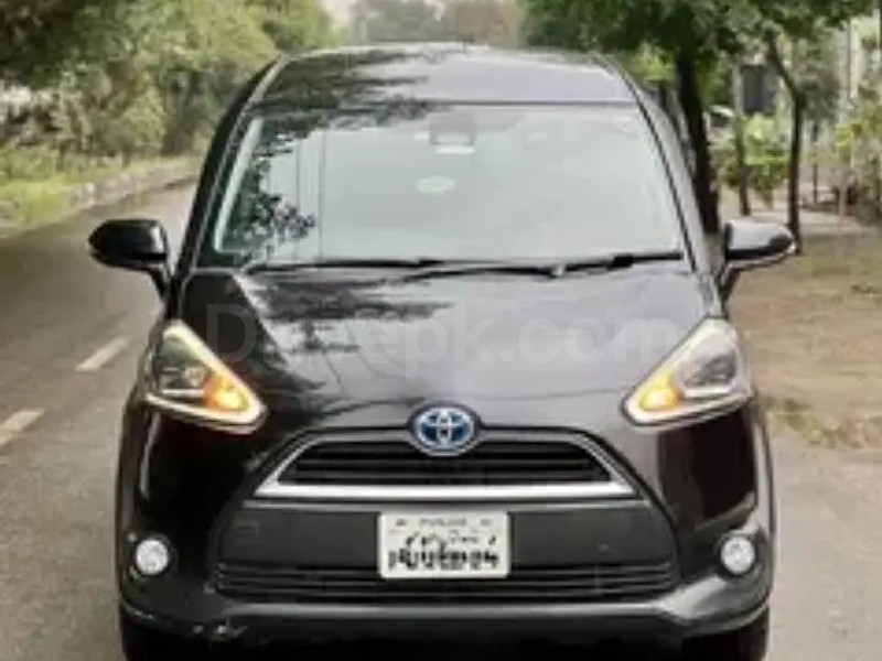 Toyota Sienta 2017