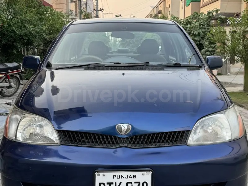 Toyota Platz 1999