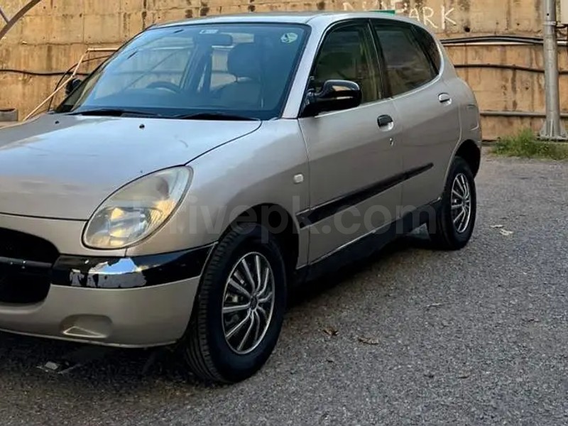 Toyota Duet 1999