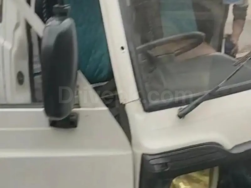 Suzuki Bolan 2015