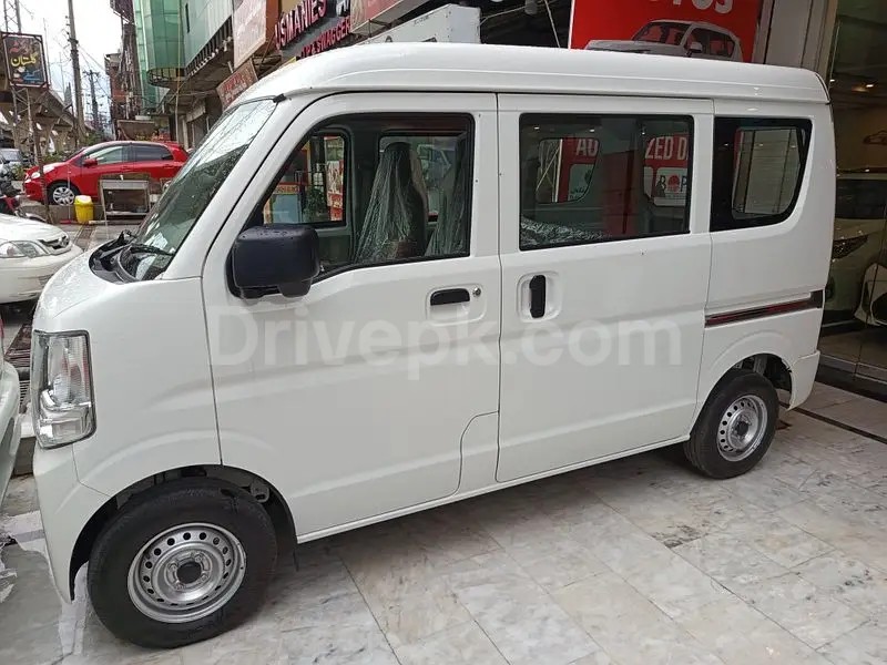 Suzuki Every 2025