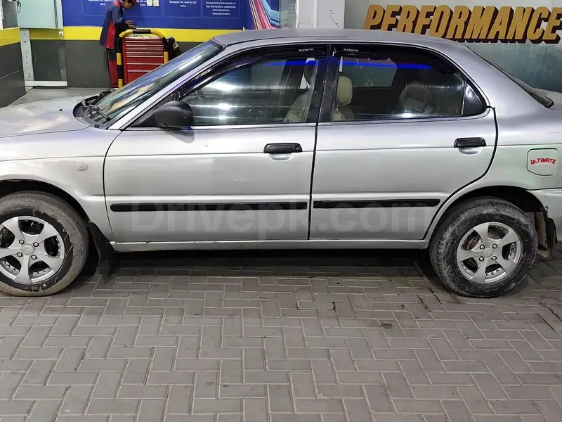 Suzuki Baleno 2002