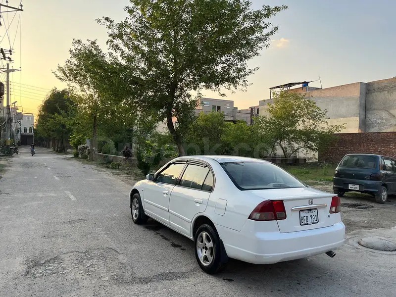 Honda Civic EXi 2005