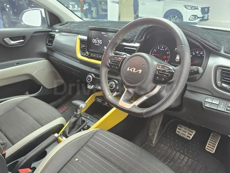 KIA STONIC 2025