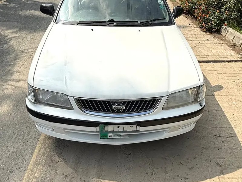 Nissan Sunny 2001
