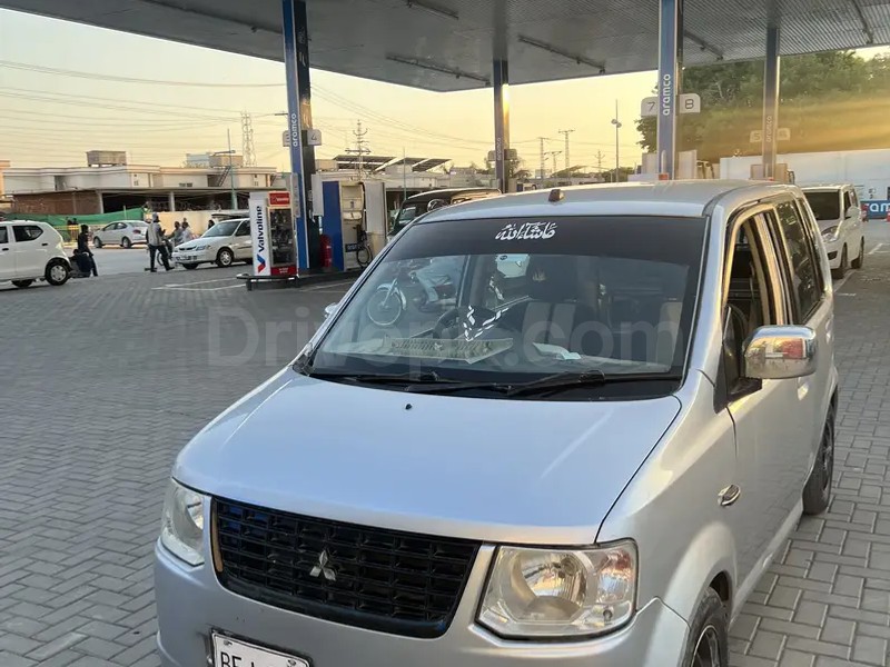 Mitsubishi Ek Wagon 2012