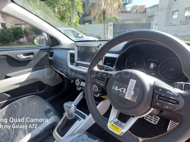 KIA STONIC 2024