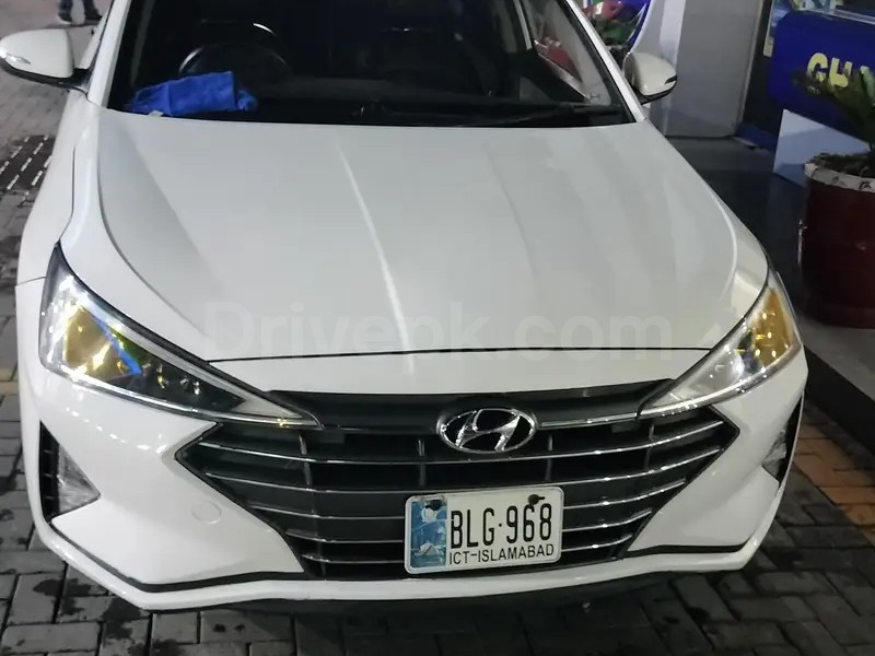 Hyundai Elantra 2022