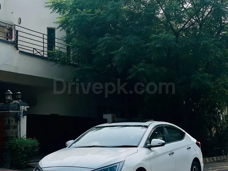 Hyundai Elantra 2022