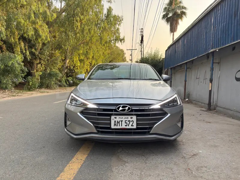 Hyundai Elantra 2022