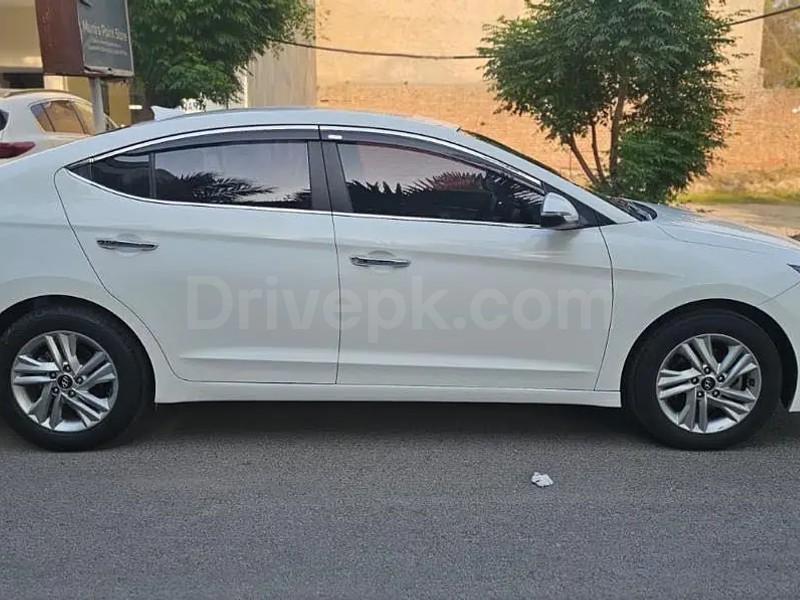 Hyundai Elantra 2021