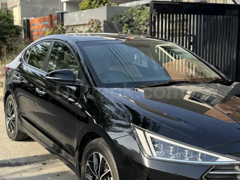 Hyundai Elantra 2022