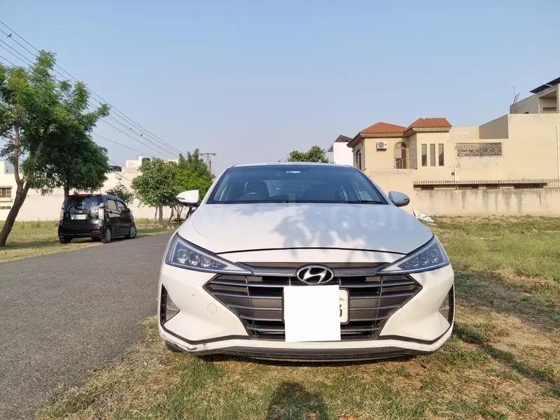 Hyundai Elantra 2024