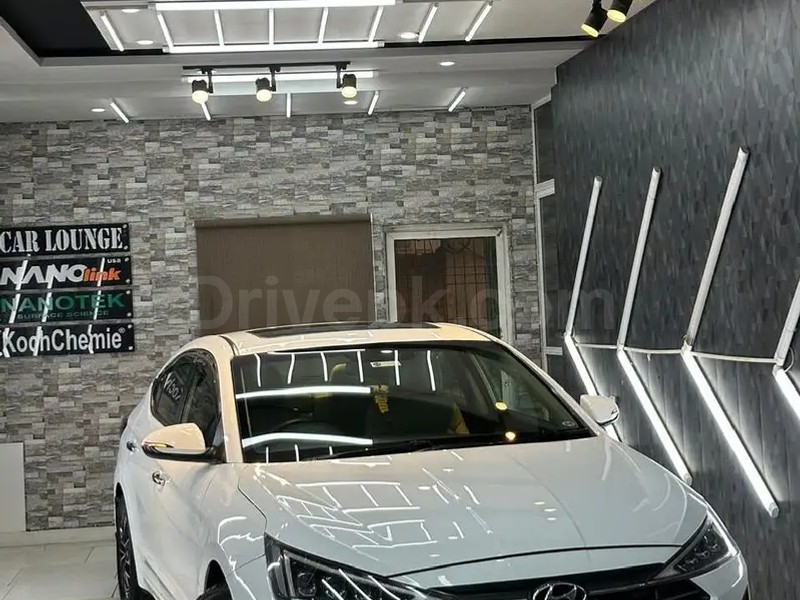 Hyundai Elantra 2022