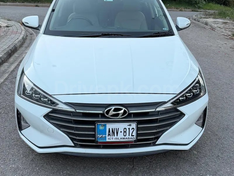 Hyundai Elantra 2022