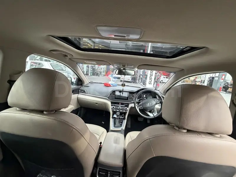 Hyundai Elantra 2022