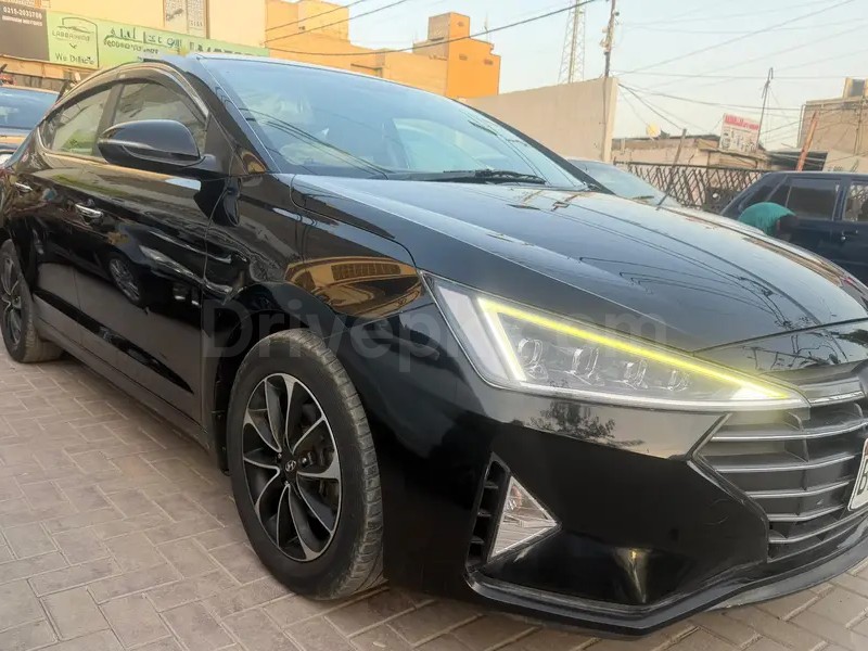 Hyundai Elantra 2022