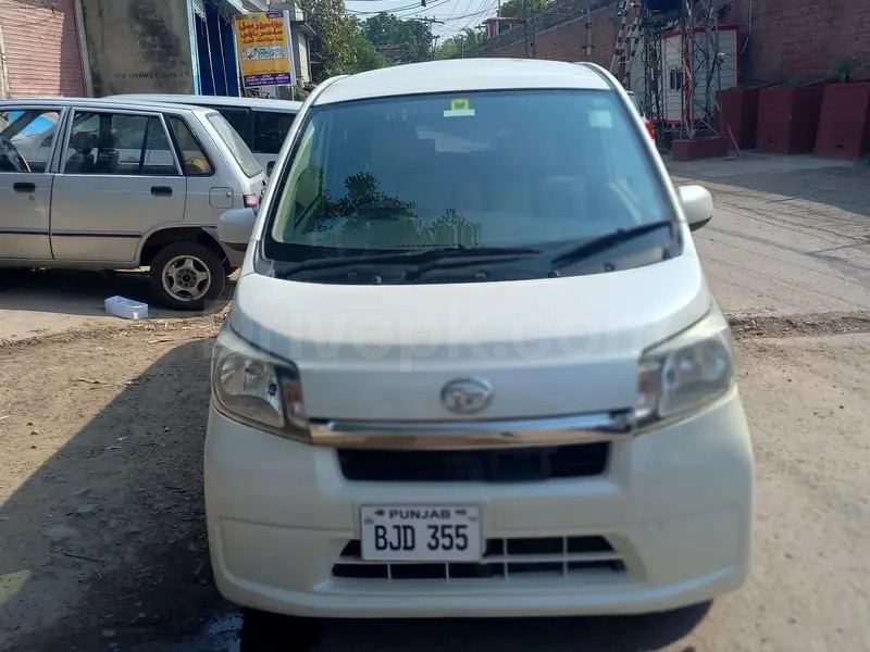 Daihatsu Move 2012