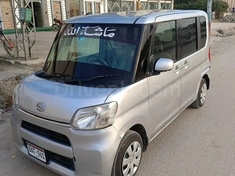 Daihatsu Tanto 2015