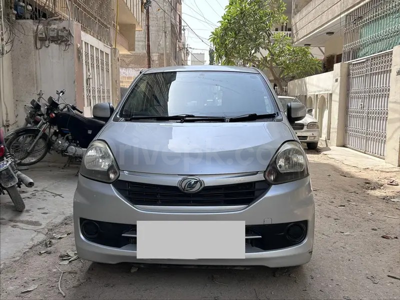 Daihatsu Mira 2012