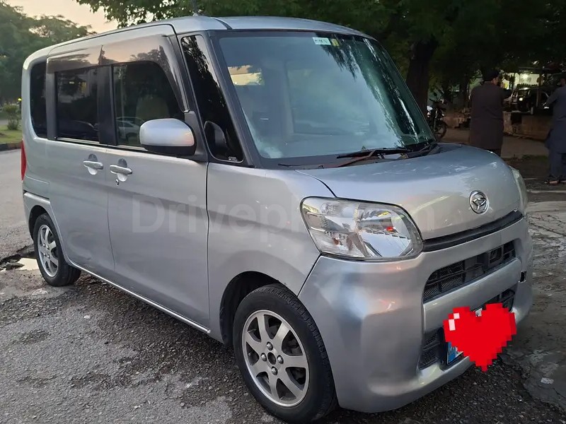 Daihatsu Tanto 2015