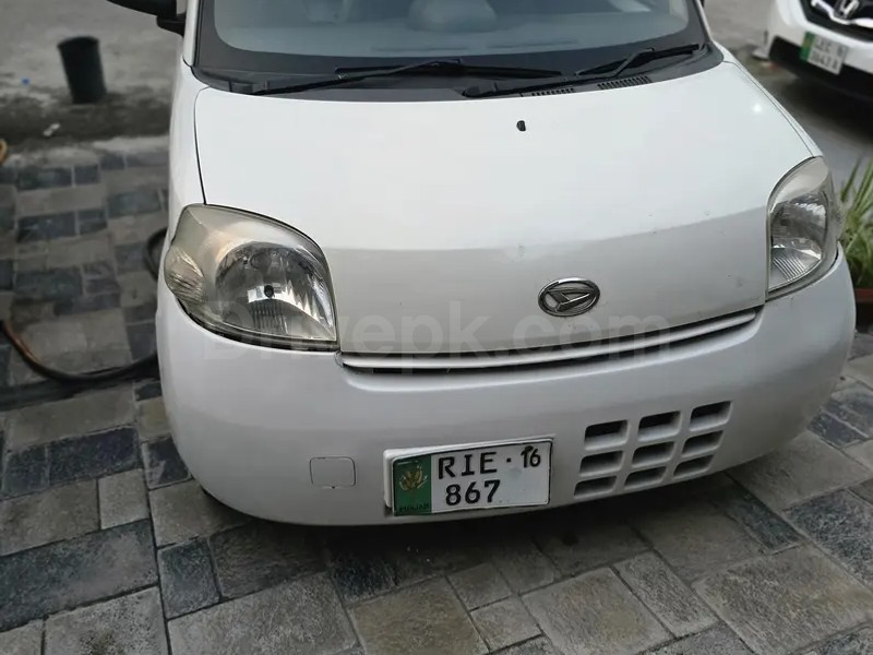 Daihatsu Esse 2010