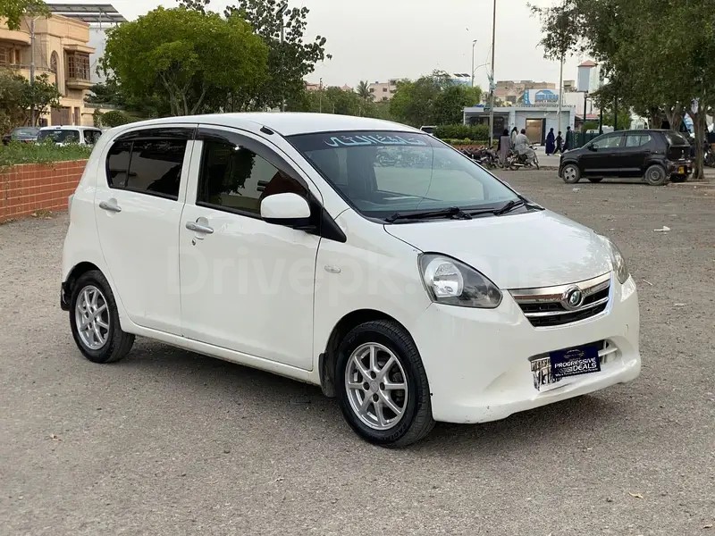 Daihatsu Mira 2013
