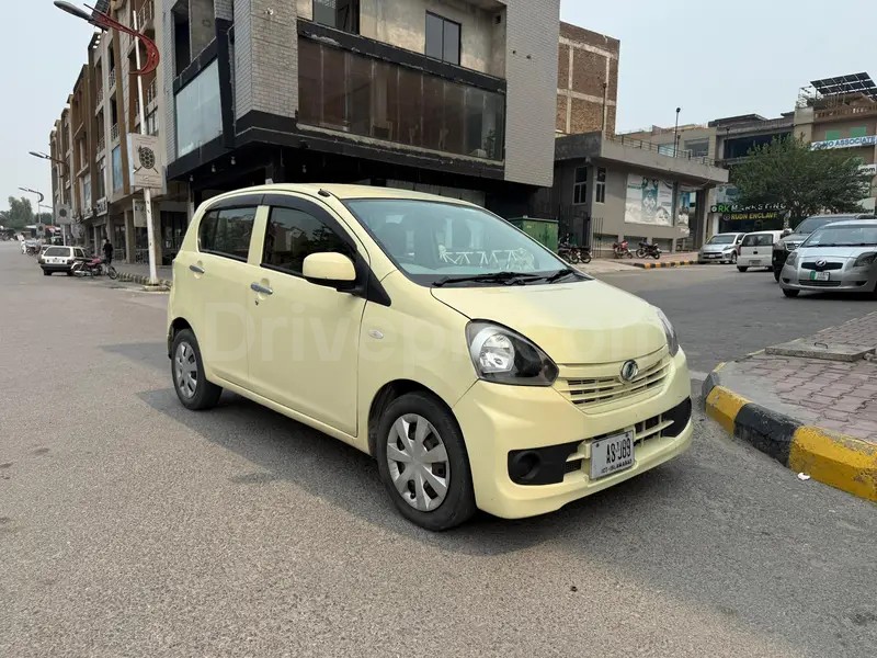 Daihatsu Mira 2012