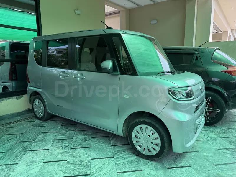 Daihatsu Tanto 2022