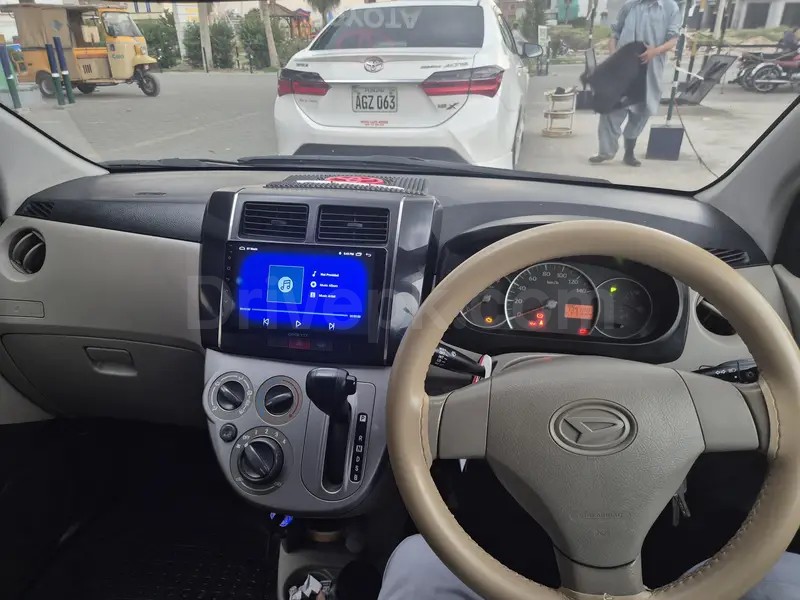 Daihatsu Mira 2011