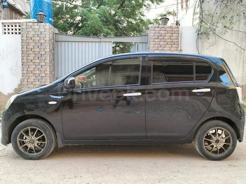 Daihatsu Mira 2012