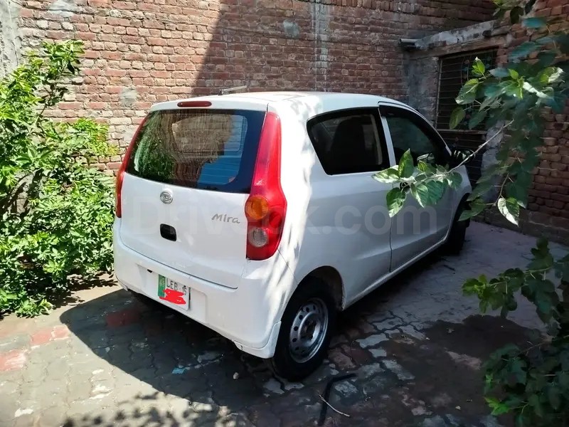 Daihatsu Mira 2012