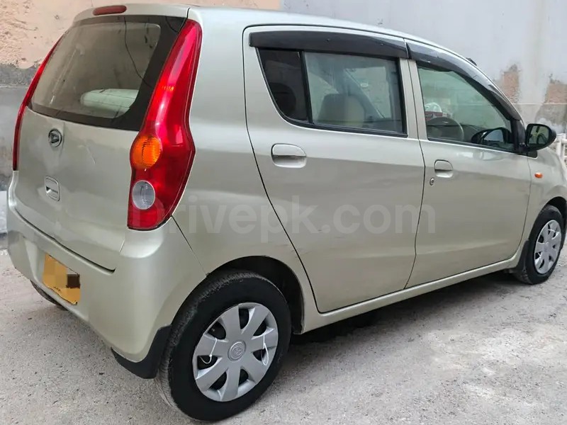 Daihatsu Mira 2013