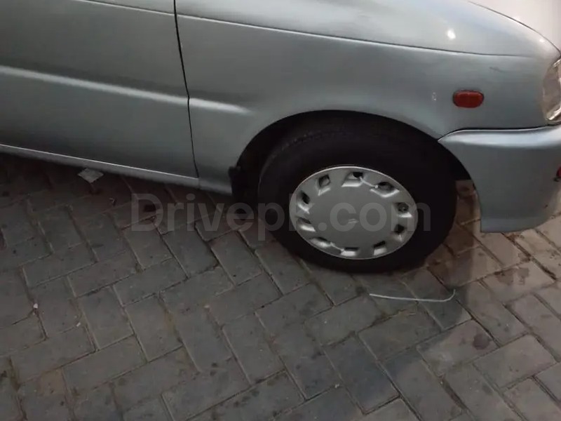 Daihatsu Cuore 2003